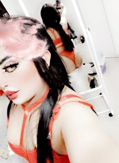 ساندي شيميله - Transsexual dominatrix in Riyadh Photo 9 of 11