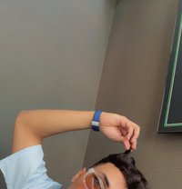 سلطان - Male escort in Abu Dhabi