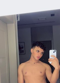 سلطان - Male escort in Abu Dhabi Photo 4 of 5