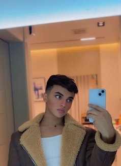 سلطان - Male escort in Abu Dhabi Photo 5 of 5