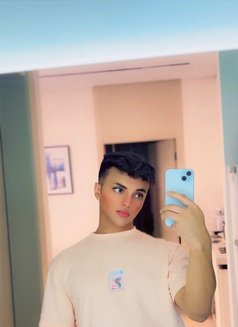 سلطون - Male escort in Abu Dhabi Photo 5 of 6