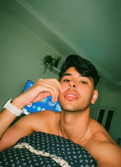 زاير الخبر - Acompañantes masculino in Khobar Photo 7 of 7