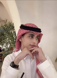فهد - Male escort in Sharjah Photo 5 of 16