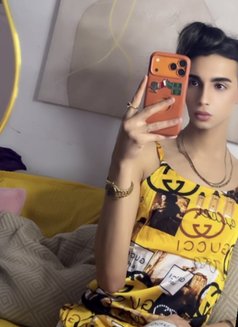 امير - Male escort in Jeddah Photo 2 of 4