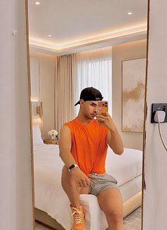 زاير جدة - Male escort in Jeddah Photo 8 of 8