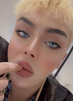 دلوع نوعين - Male escort in Muscat Photo 2 of 4