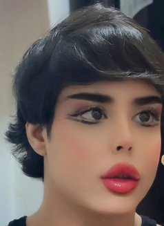 زيود مسقط - Acompañantes masculino in Muscat Photo 1 of 2