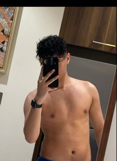 مشعلو - Male escort in Muscat Photo 12 of 12