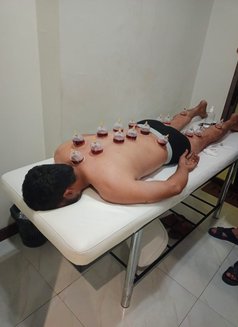 للحجامة الطبية - Acompañantes masculino in Muscat Photo 8 of 13