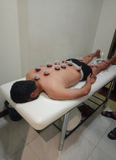 للحجامة الطبية - Acompañantes masculino in Muscat Photo 10 of 13