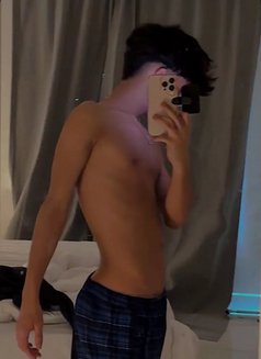 فهد - Male escort in Khobar Photo 16 of 27