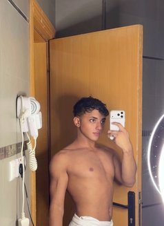 اسمر - Male escort in Riyadh Photo 4 of 4