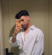 زاير الرياض - Male escort in Riyadh