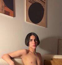 علاوي - Male escort in Riyadh