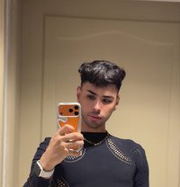 زاير الرياض - Male escort in Riyadh