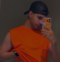زاير الدوحة - Male escort in Doha