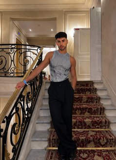 زاير الرياض - Male escort in Riyadh Photo 15 of 17