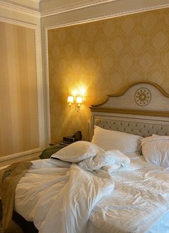 Ahmed for woman and cpl - Male escort in Abu Dhabi Photo 5 of 5