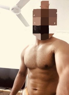 جوي كل شي - Male escort in Muscat Photo 2 of 2