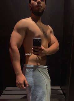 شاب وسيم من جدة - Intérprete masculino de adultos in Jeddah Photo 3 of 4