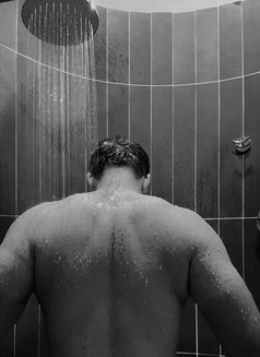 شاب وسيم من جدة - Intérprete masculino de adultos in Jeddah Photo 4 of 4