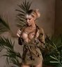 NATASHA - Transsexual escort in Dubai Photo 1 of 5