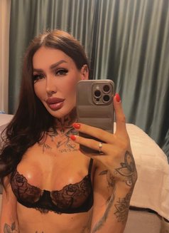Камилла 🇷🇺 - Transsexual companion in İstanbul Photo 14 of 16