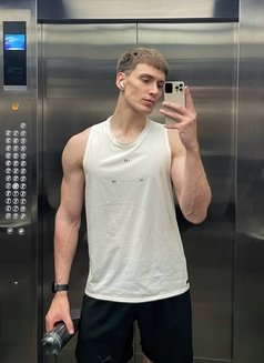 Александр Санчес - masseur in Dubai Photo 13 of 13