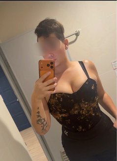 رواني - Intérprete transexual de adultos in Riyadh Photo 1 of 6