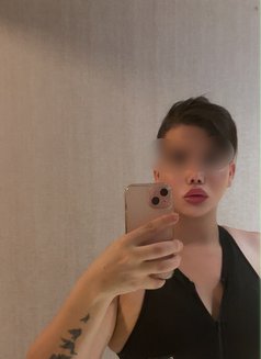 رواني - Intérprete transexual de adultos in Riyadh Photo 4 of 6