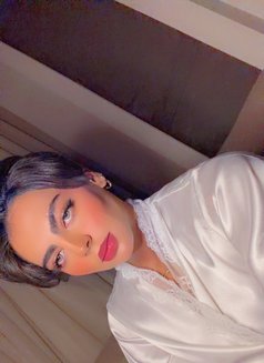 فجر - Transsexual escort in İstanbul Photo 2 of 3