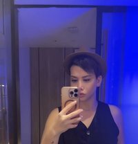 رونــي - Intérprete transexual de adultos in Kuwait