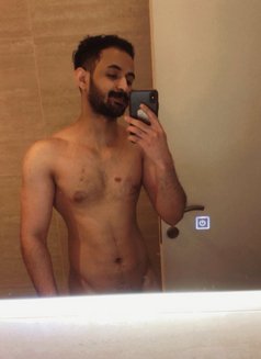 زيدون - masseur in Riyadh Photo 2 of 3