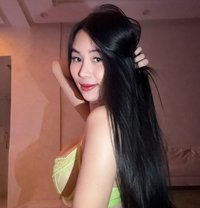𝑨 𝑼 𝑩 𝑹 𝑬 𝒀 - puta in Seoul Photo 5 of 5