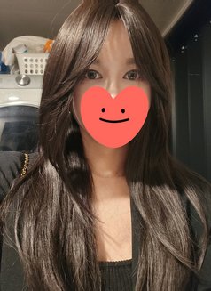 제니김 - puta in Seoul Photo 3 of 3