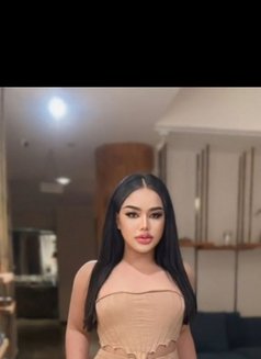 Weena Ladyboy - masseuse in Riyadh Photo 8 of 11