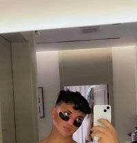 سلطان - Male escort in Riyadh