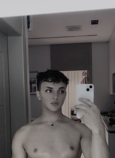 سلطان - Acompañantes masculino in Riyadh Photo 3 of 10