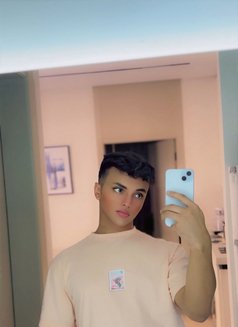 سلطان - Acompañantes masculino in Riyadh Photo 5 of 10