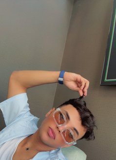 سلطان - Acompañantes masculino in Riyadh Photo 8 of 10