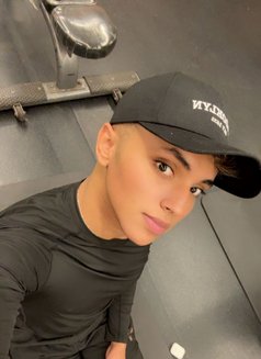 سلطان - Acompañantes masculino in Riyadh Photo 10 of 10