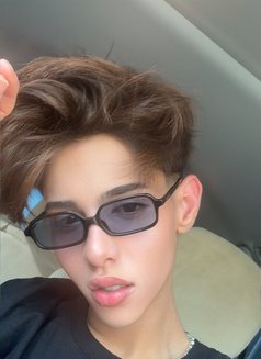 سليم - Male escort in Riyadh Photo 12 of 15