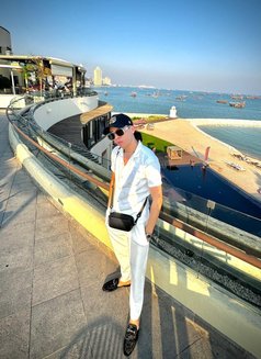 ππ²ππͺπ» - Male escort in Muscat Photo 10 of 16