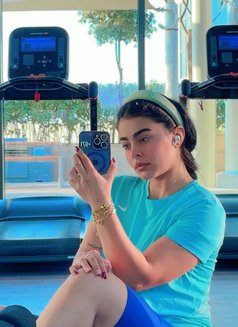 إميلي - escort in Dubai Photo 10 of 13