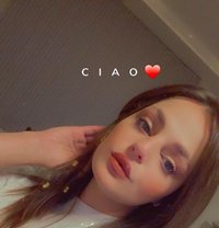 حنان عسل - escort in Erbil Photo 1 of 2