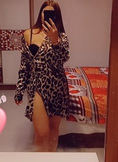 سارة الشامية - puta in Muscat Photo 12 of 12