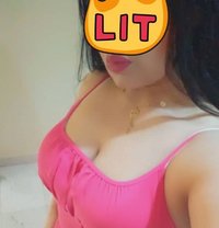 لولي - escort in Muscat