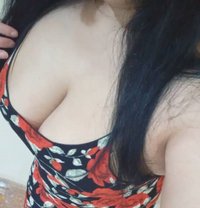 لولي - puta in Muscat Photo 1 of 3