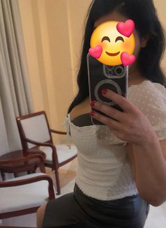 يارا - escort in Muscat Photo 2 of 9