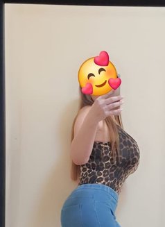 سارة الشامية - escort in Muscat Photo 15 of 17